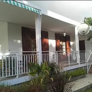  Appartement La Chambre Lamentinoise, T2 Dans La Campagne.